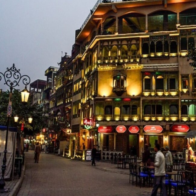 Food Street (Fort Road or Gawalmandi)