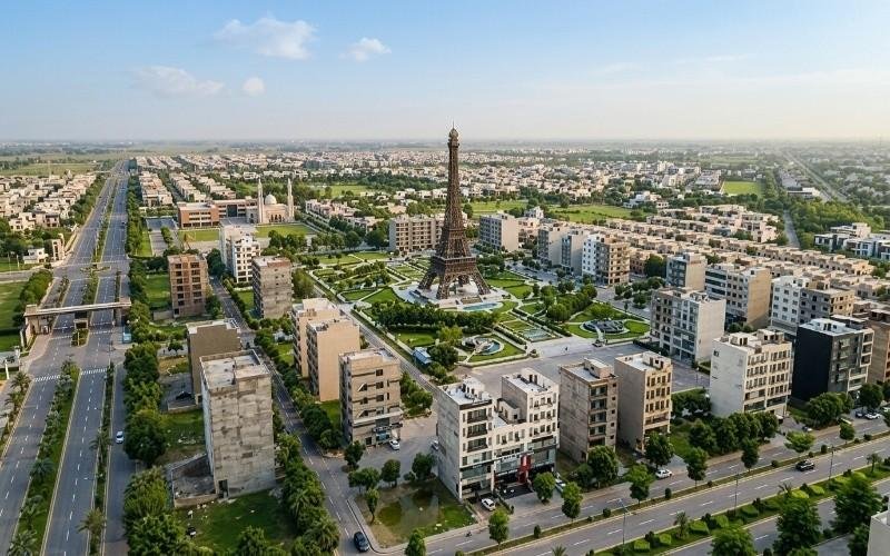 Aerial view of Bahria Town Lahore showcasing modern residential development and premium house construction infrastructure
