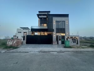 10 Marla Tauheed Block Bahria Town Lahore Modern Turnkey House Construction